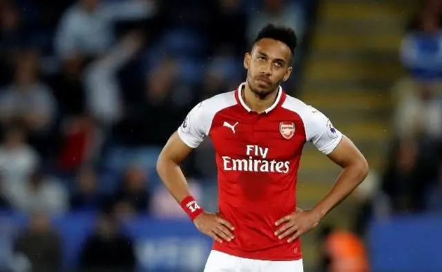 包含哈德斯菲尔德客场输给水晶宫，保级形势日益严峻的词条