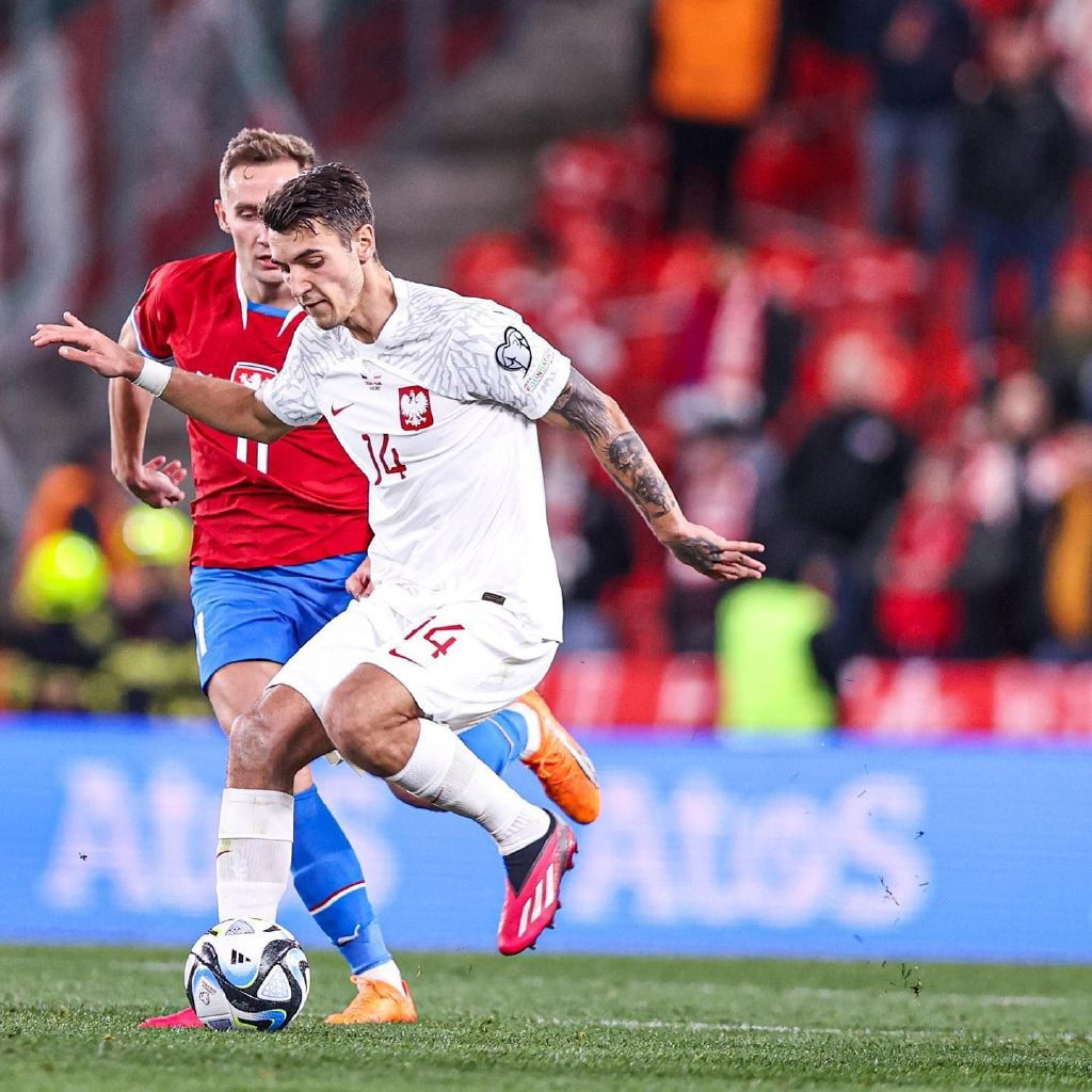 关于欧预赛比赛异常激烈，各队精锐对决，士气高昂的信息