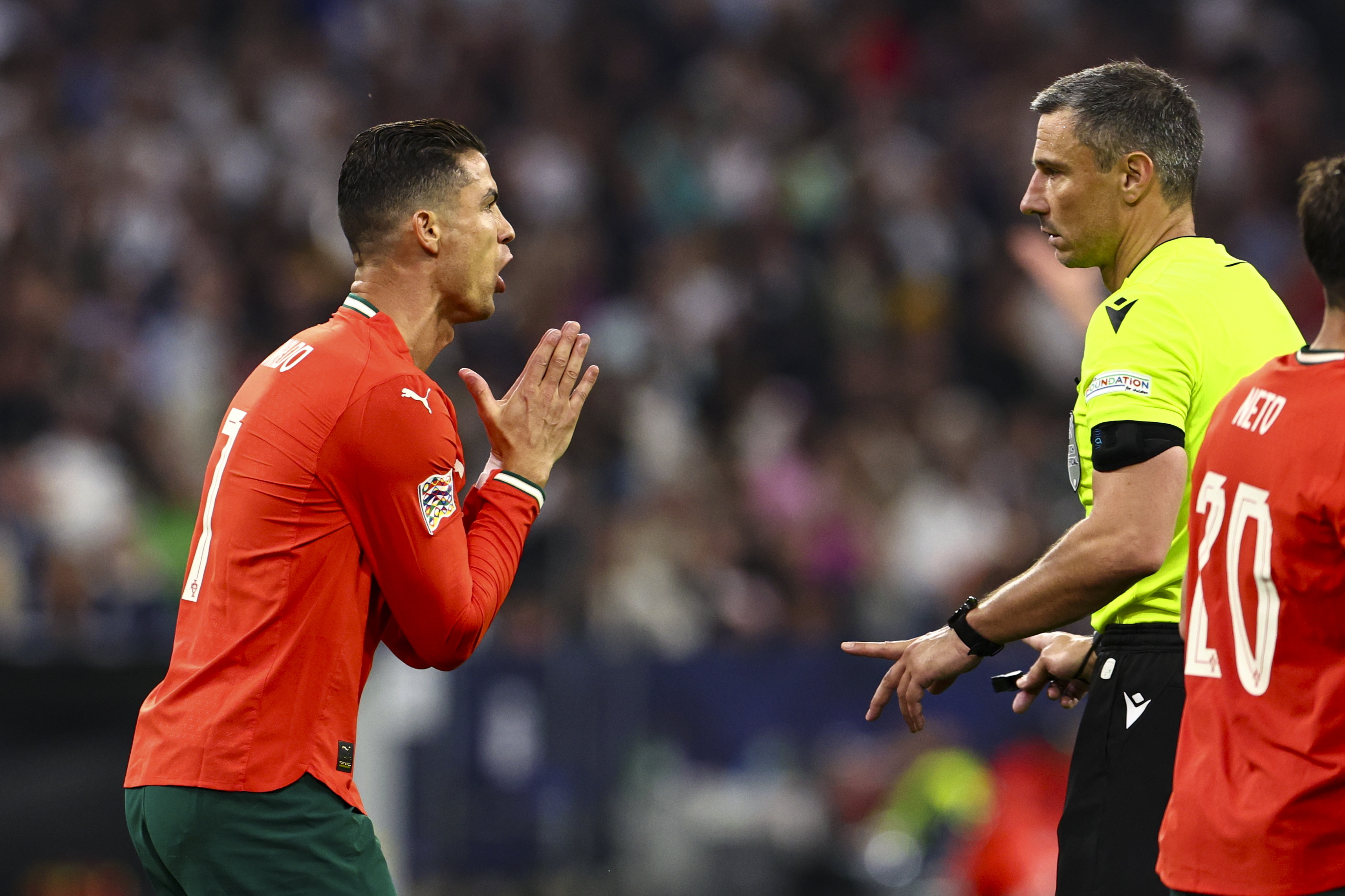 欧国联赛开赛在即，球迷期待胜利