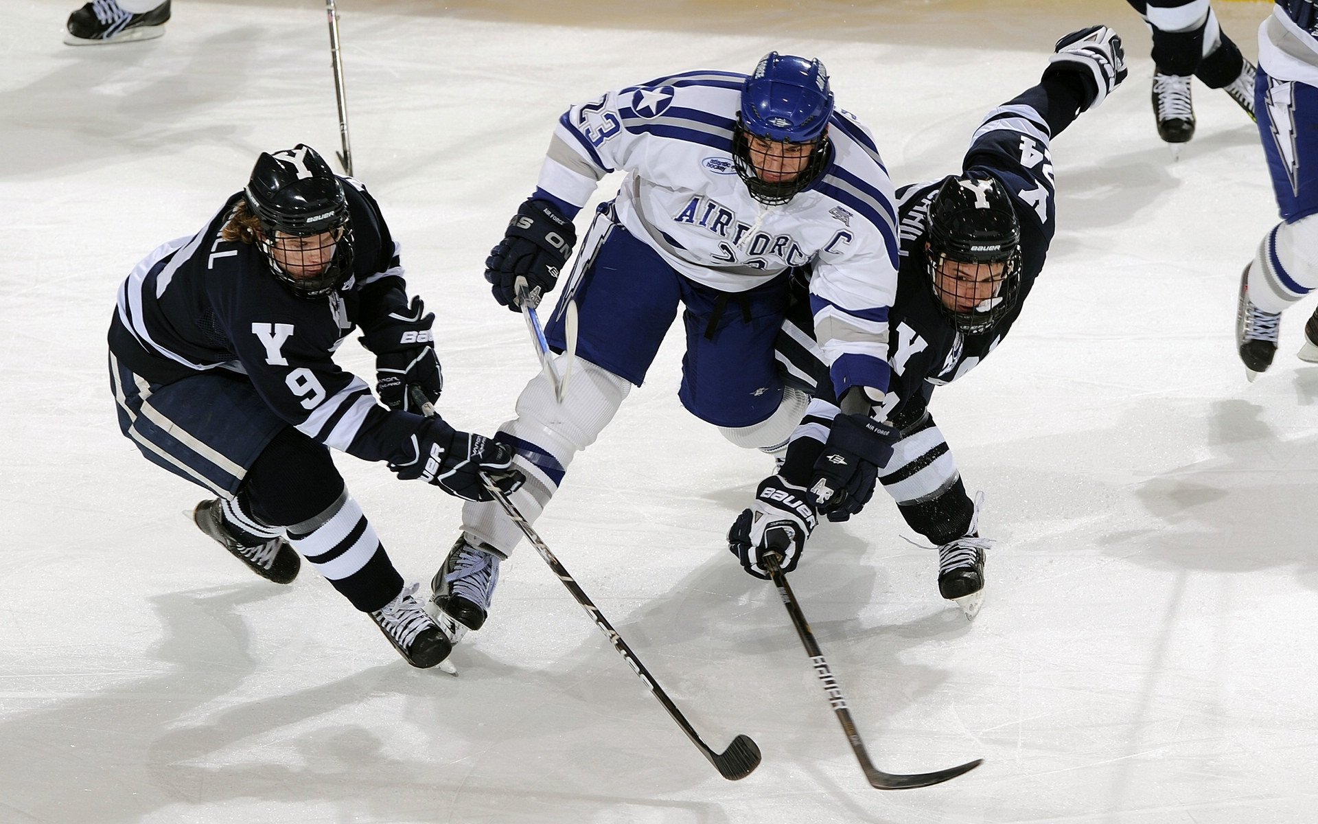 欧冠淘汰赛之夜，恩比德展现巨星价值