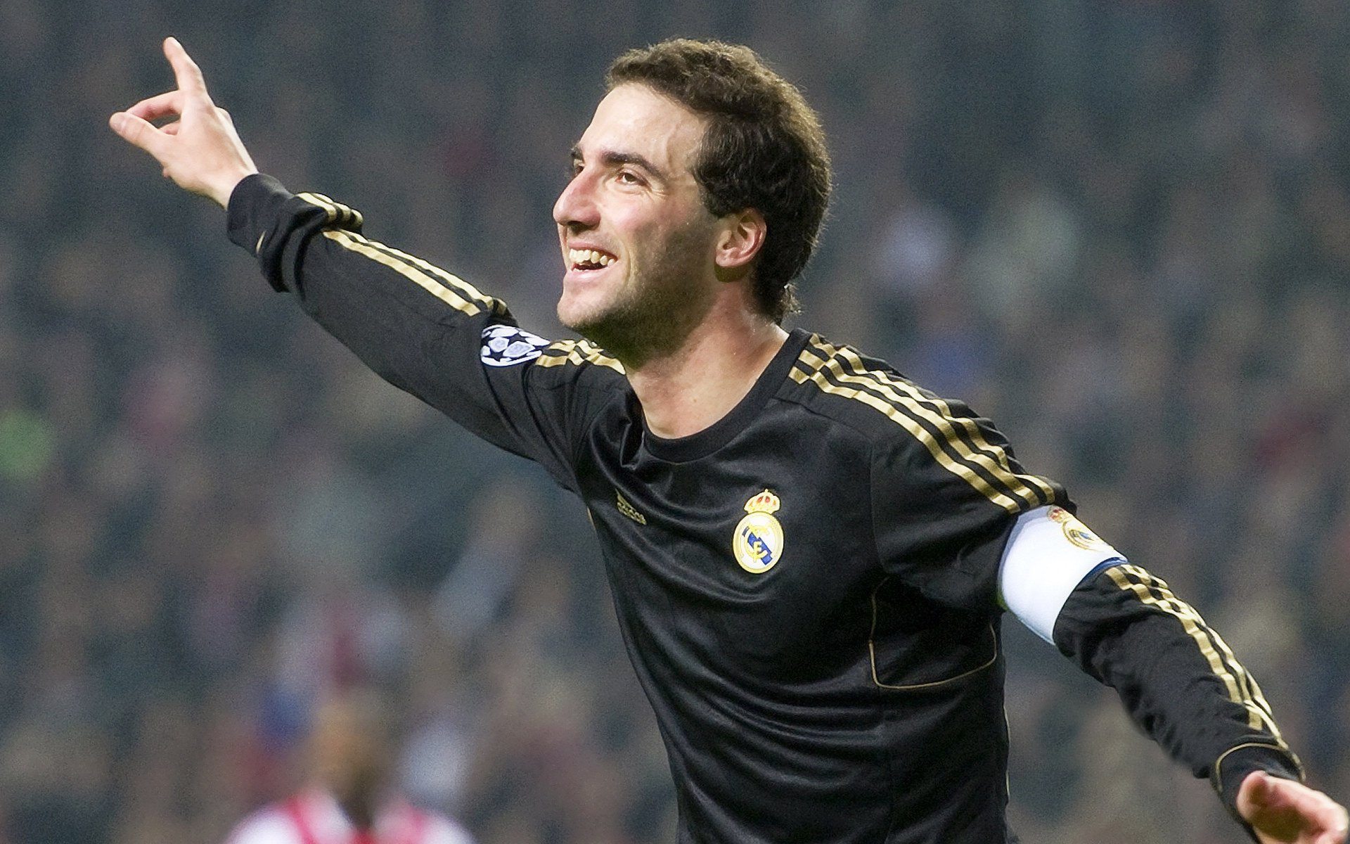 格列兹曼一剑封喉，皇马强压沙特资本背后的足球哲学博弈